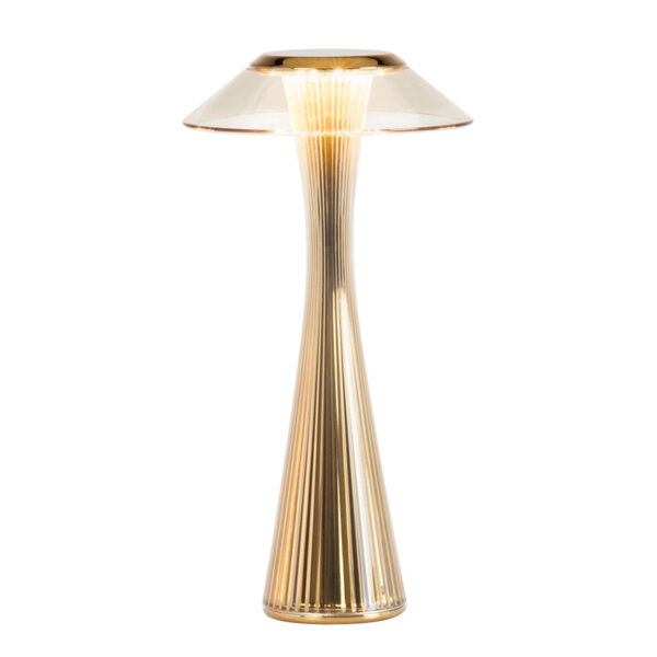 Space indoor Oro